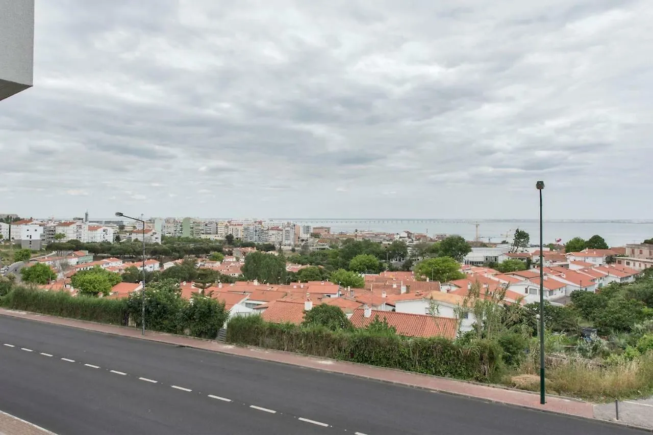 Lovely 3 Bedroom For The Perfect Stay In Lisbona Appartamento