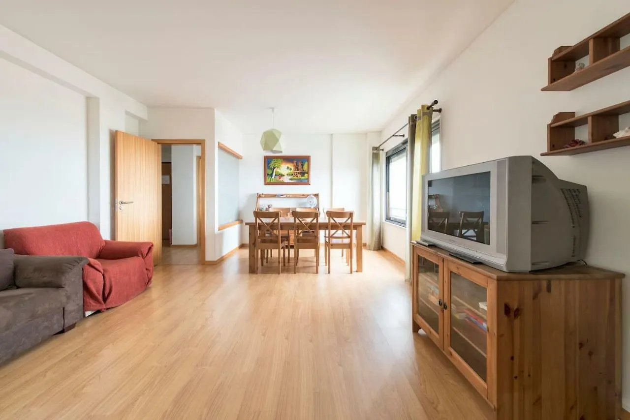 Lovely 3 Bedroom For The Perfect Stay In Lisbon Apartment