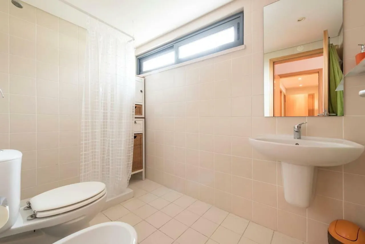 Lovely 3 Bedroom For The Perfect Stay In Lisbon Apartment